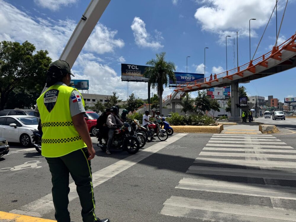 Control de tránsito vehicular en Santo Domingo